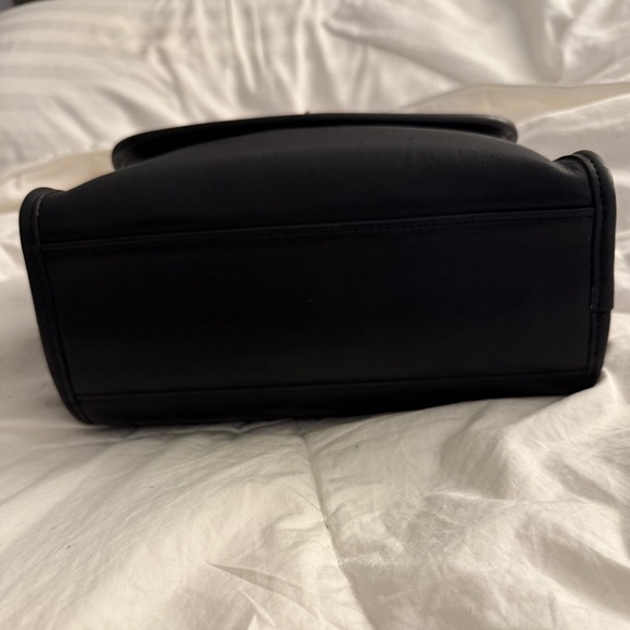 Black Vintage Coach Manor (Style Number 9977) - Picture 5 of 13